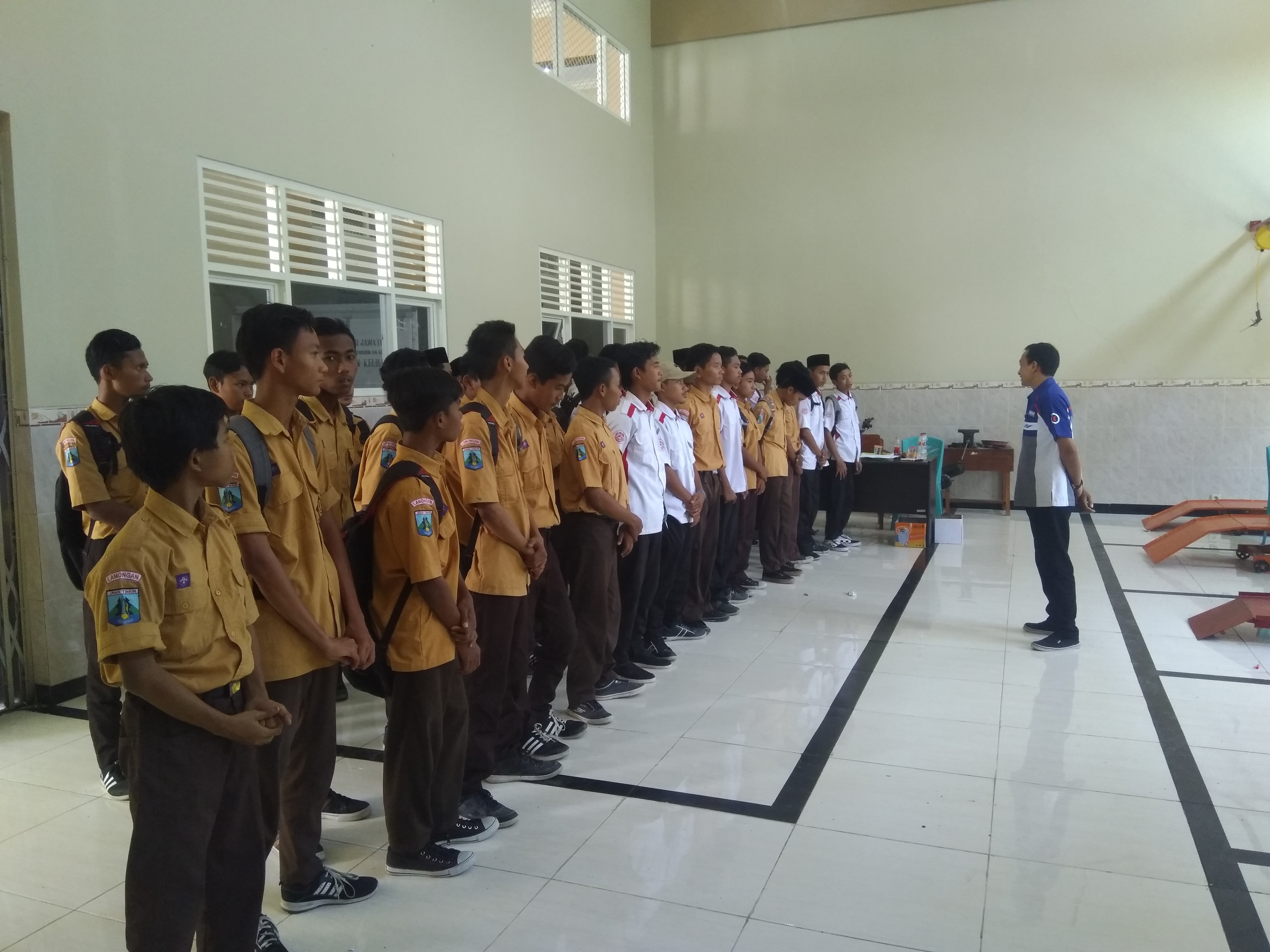 Kembali, Mobil Pelatihan Keliling UPT Disdik Jatim Parkir di SMK NU 1 Karanggeneng
